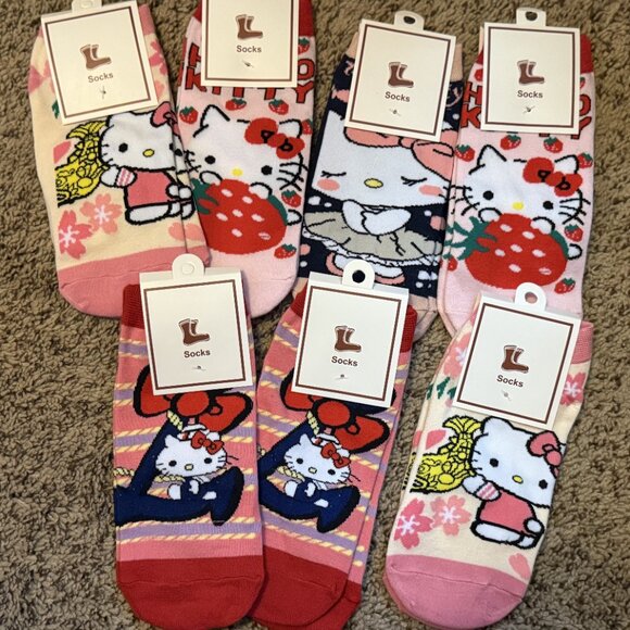 Lot of NEW Hello Kitty Accessories (barrettes, socks, coin purses & bracelets) - Picture 7 of 10